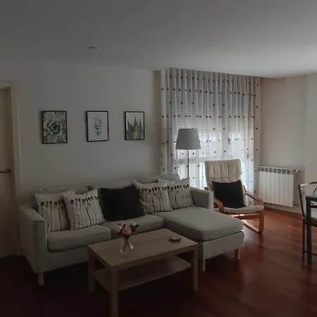 Apartment Margas Pirineos, Golf Y Piscina Sabinanigo