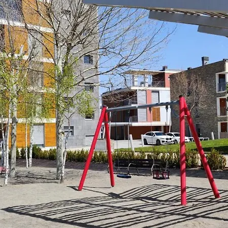 Apartment Margas Pirineos, Golf Y Piscina Sabinanigo