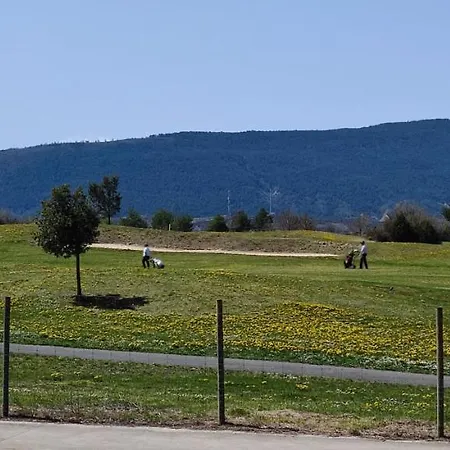 Margas Pirineos, Golf Y Piscina * Sabinanigo