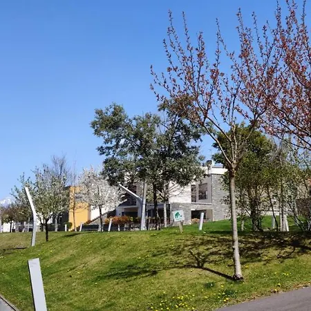 Margas Pirineos, Golf Y Piscina * Sabinanigo