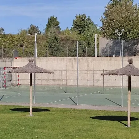 Margas Pirineos, Golf Y Piscina Sabinanigo